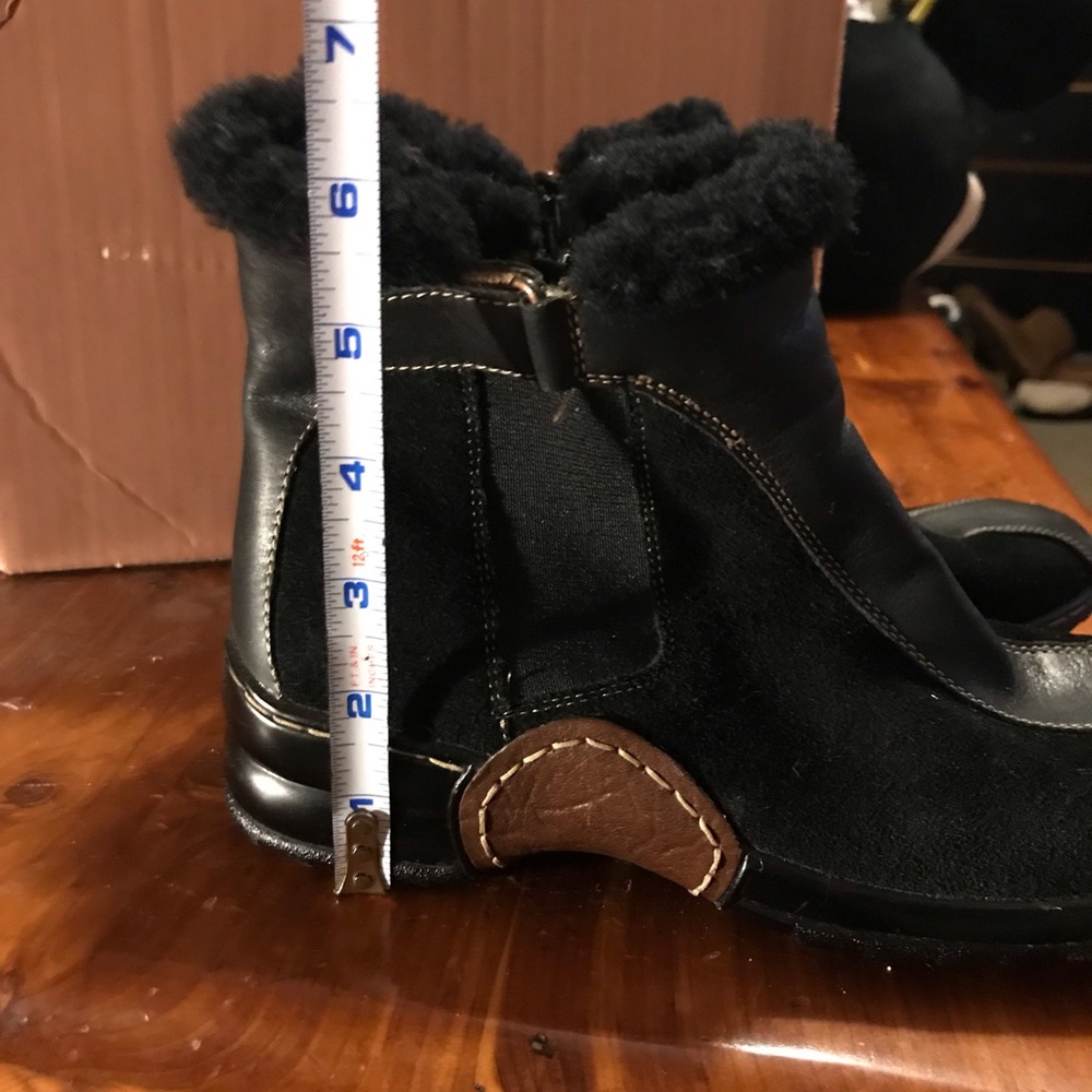 Sofft Leather Short Winter Boot - Picture 4 of 7